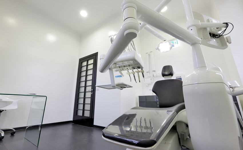 studio dentistico a Roma e Gesualdo (Avellino) specializzato in otturazioni ed odontoiatria conservativa per carie e otturazioni